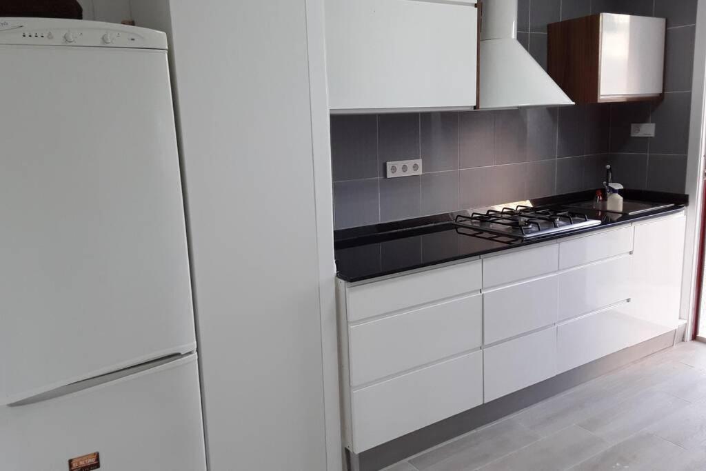 Piso En Primera Linea Con Wifi Y Vistas Al Mar Lo Pagán Eksteriør billede