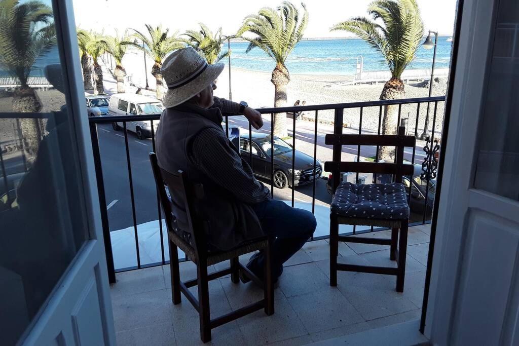 Piso En Primera Linea Con Wifi Y Vistas Al Mar Lo Pagán Eksteriør billede